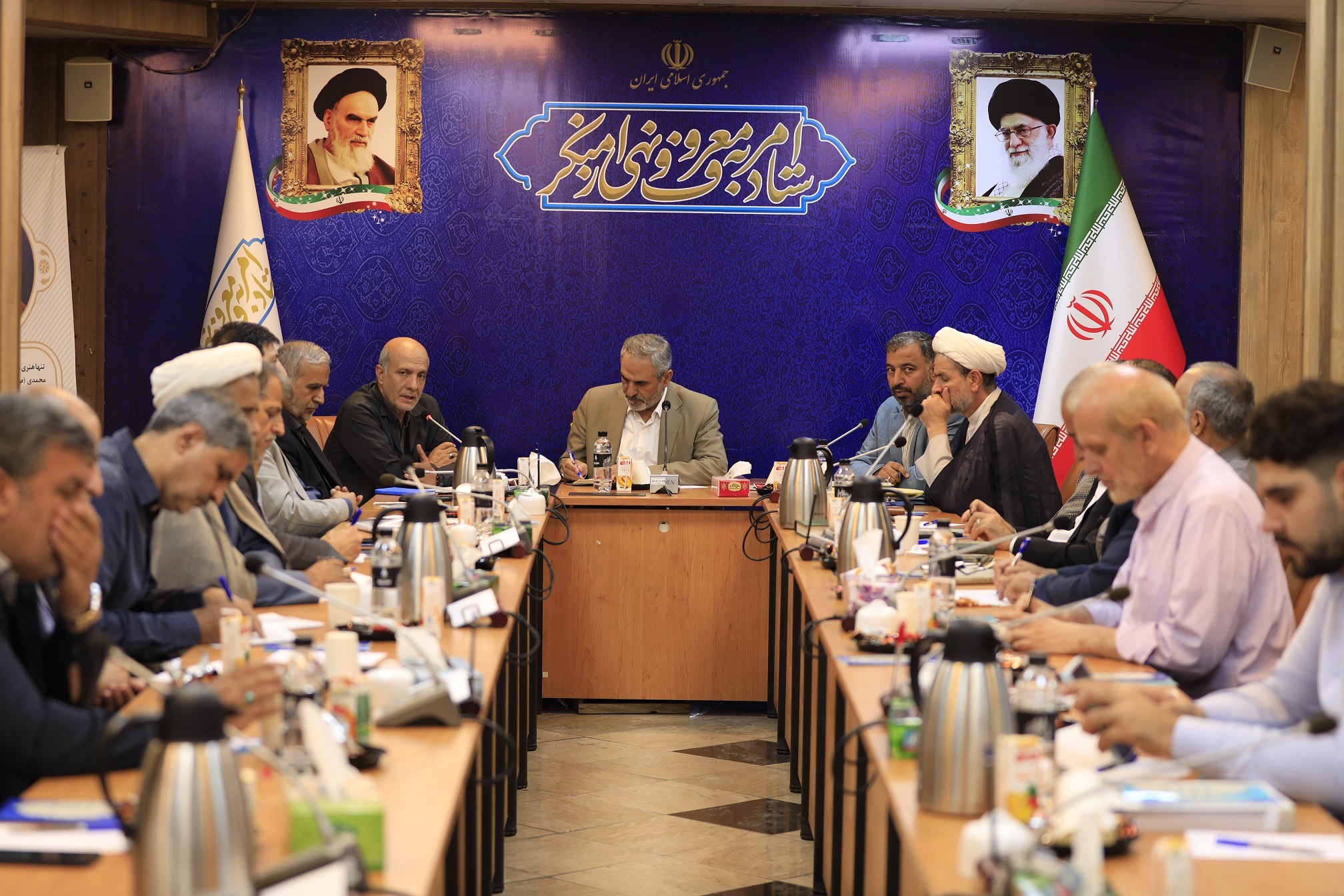 نشست هم‌اندیشی فرهنگ و رسانه در ستاد امر به معروف برگزار شد