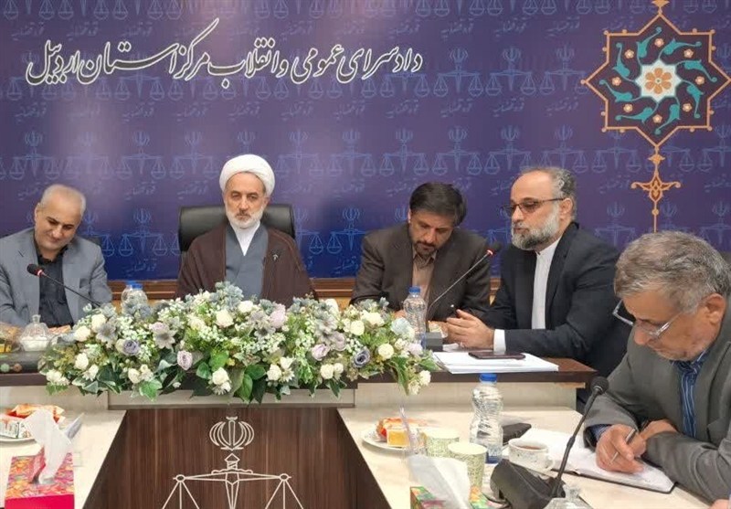 امر به معروف نسبت به مدیران اولویت‌دارتر از مردم عادی است