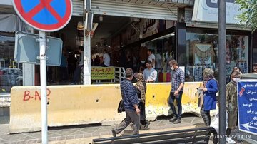 شانزلیزه پلمب شد اما مغازه‌ها باز است