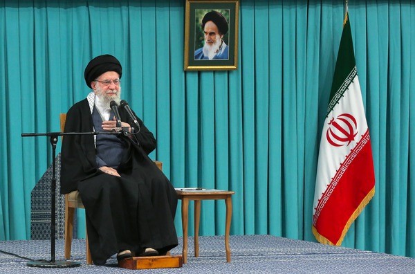 رئیس‌جمهور آمریکا به دلیل خسارات و تهمتی که به ملت ایران زد مجرم است