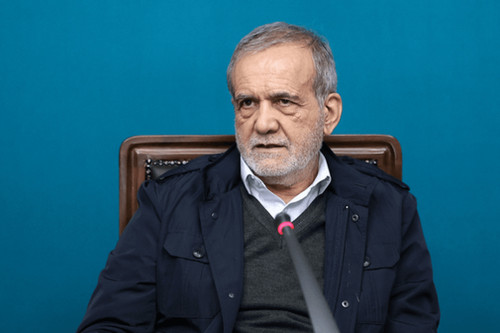 بدن‌نمایی و برهنگی مغایر شأن زنان است